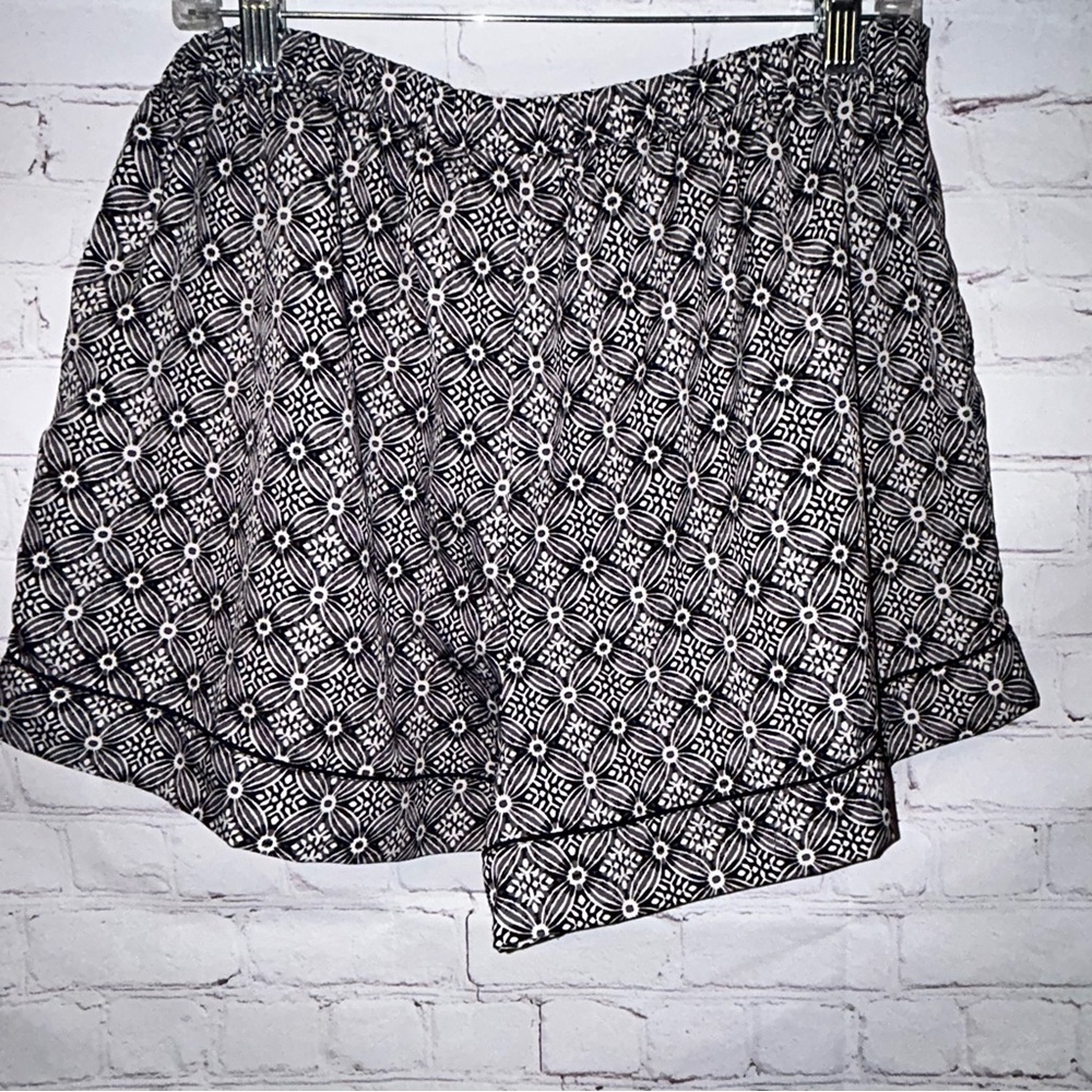 Haute Hippie pajama short set‎ size L - Picture 7 of 10